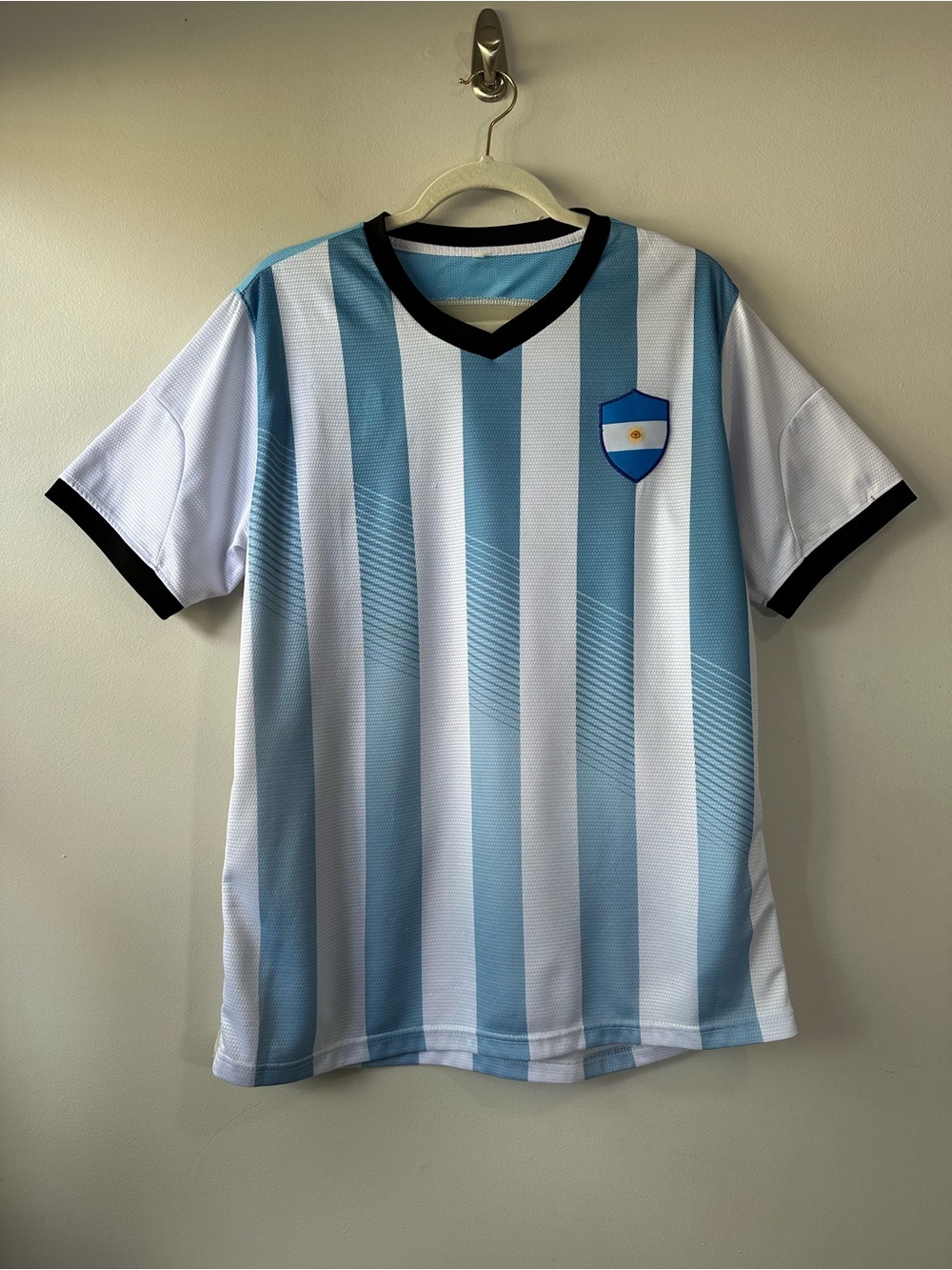 Model FIFA Argentina Light Blue and White Striped Soccer Jersey Shirt Crest Sz L